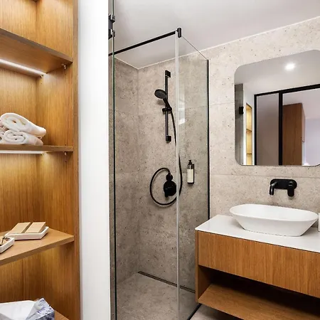 Apartma Private House On *