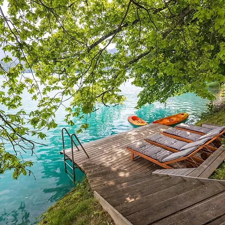 Apartma Private House On *